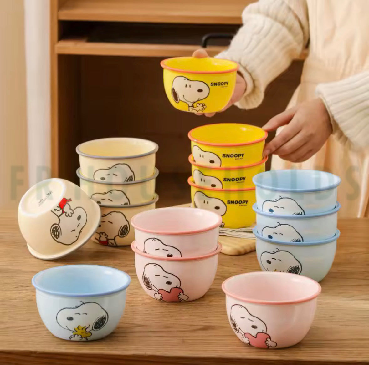 Snoopy Ceramic Bowl Set (4-Piece) with Gift Box - Mixed Colors