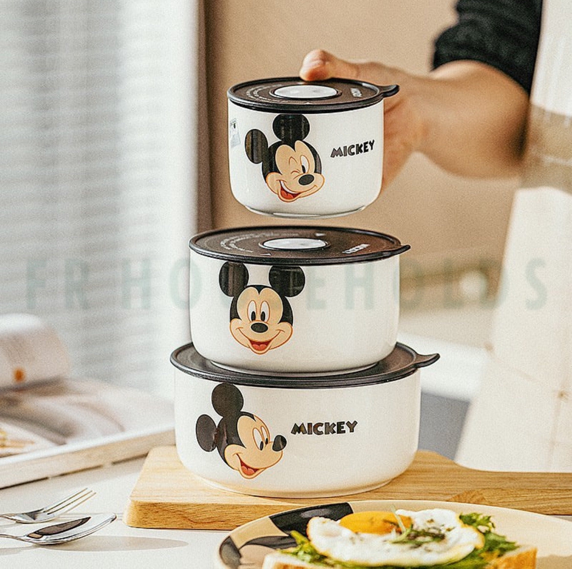 Walt Disney 3-Piece Airlock Food Container Set – Premium Quality Porcelain (300ml, 500ml, 800ml)