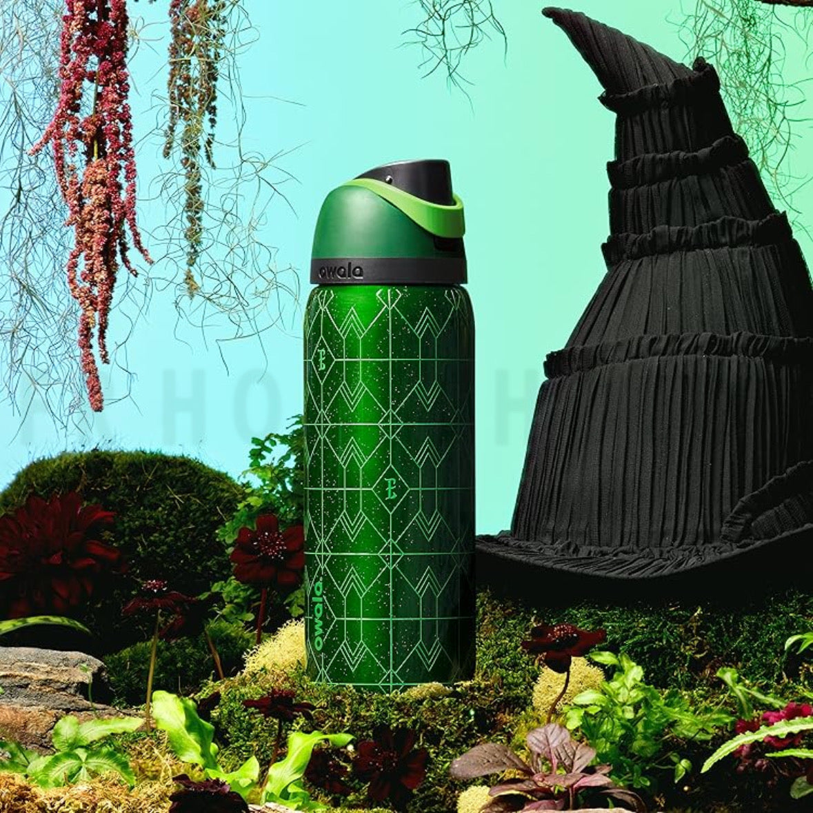Owala FreeSip® Water Bottle - 32oz | Wicked - Elphaba