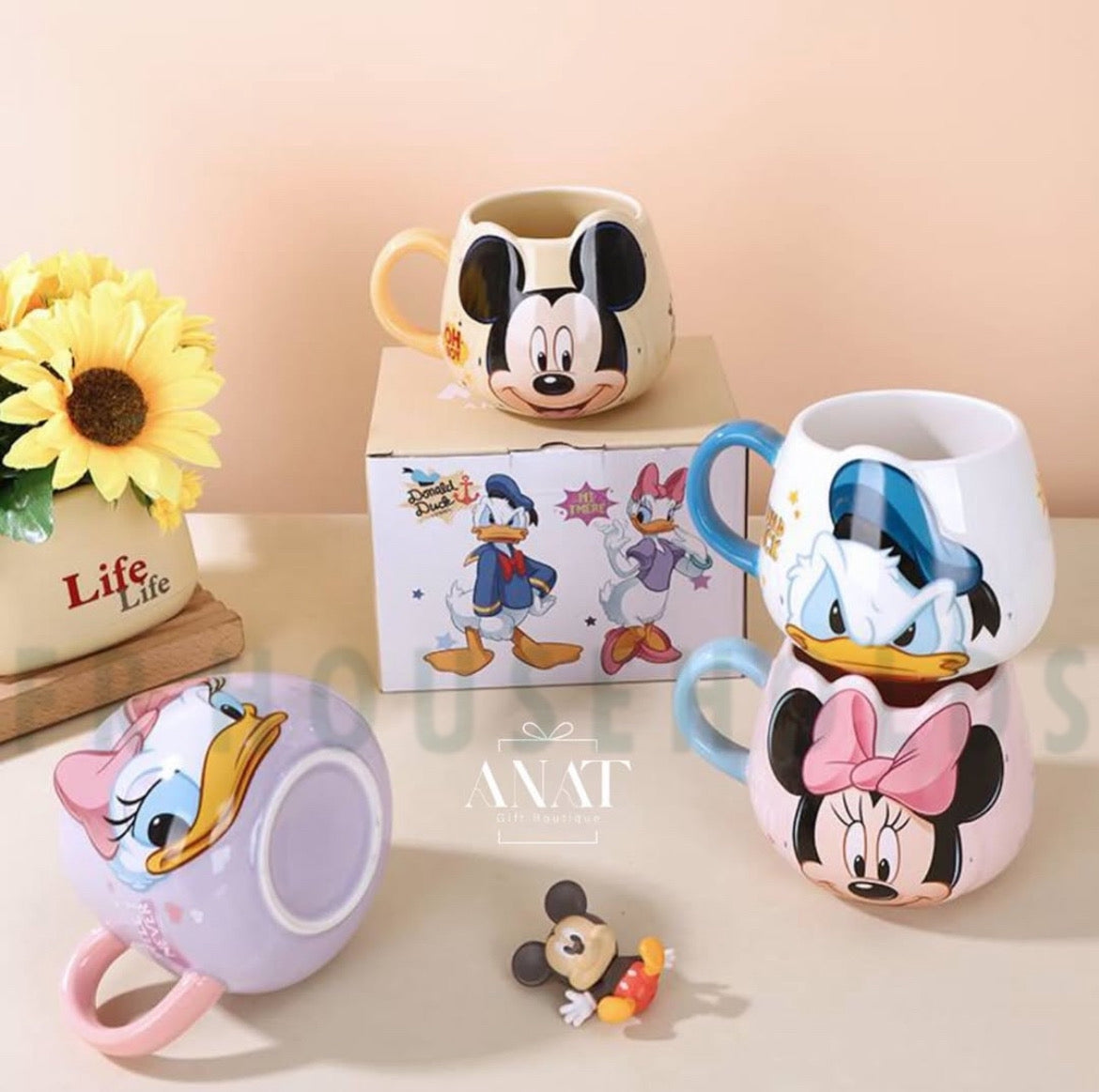 Walt Disney Embossed Character Coffee Mug – 450ml - Minnie Mouse - Porcelain