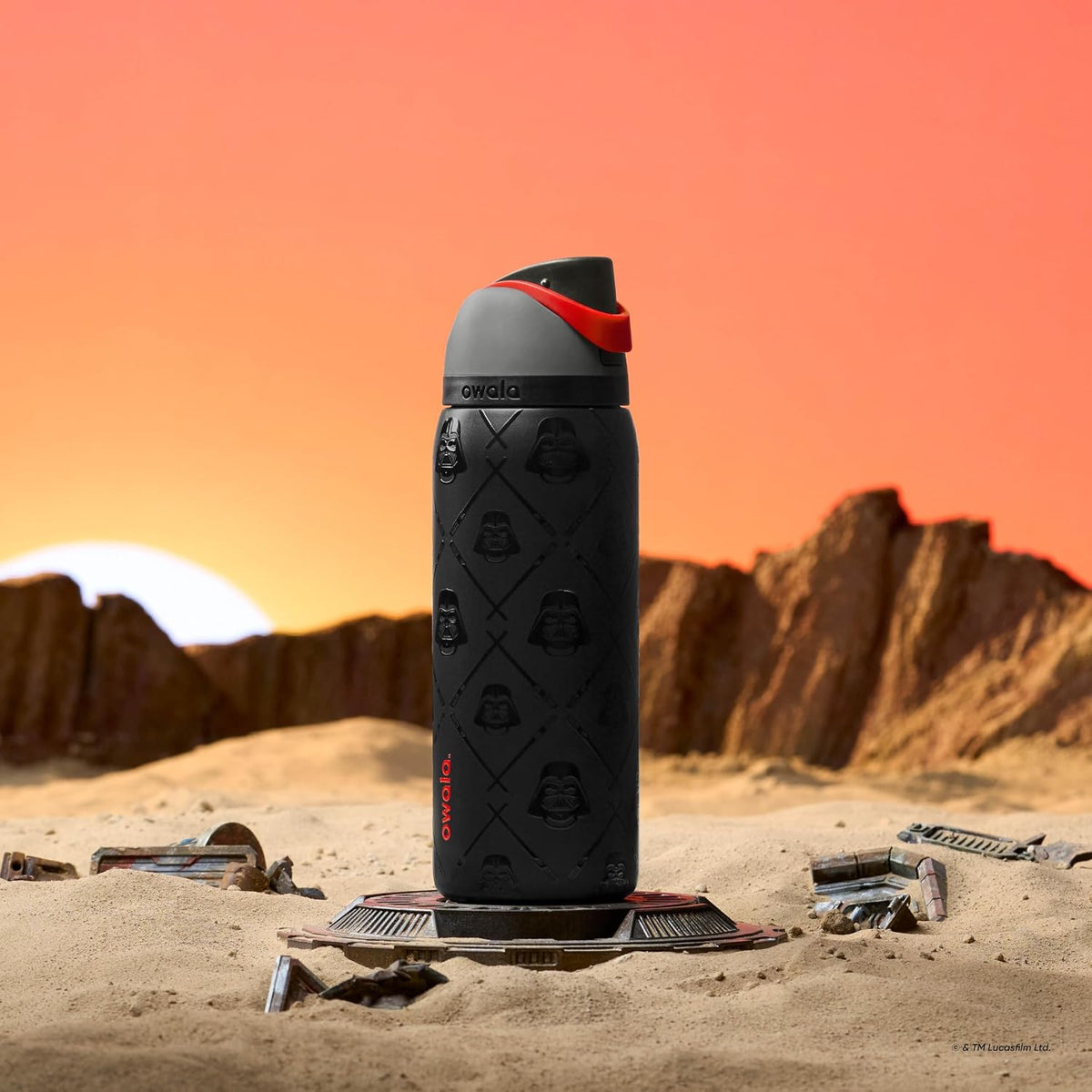 Owala FreeSip® Water Bottle – 32oz | Darth Vader