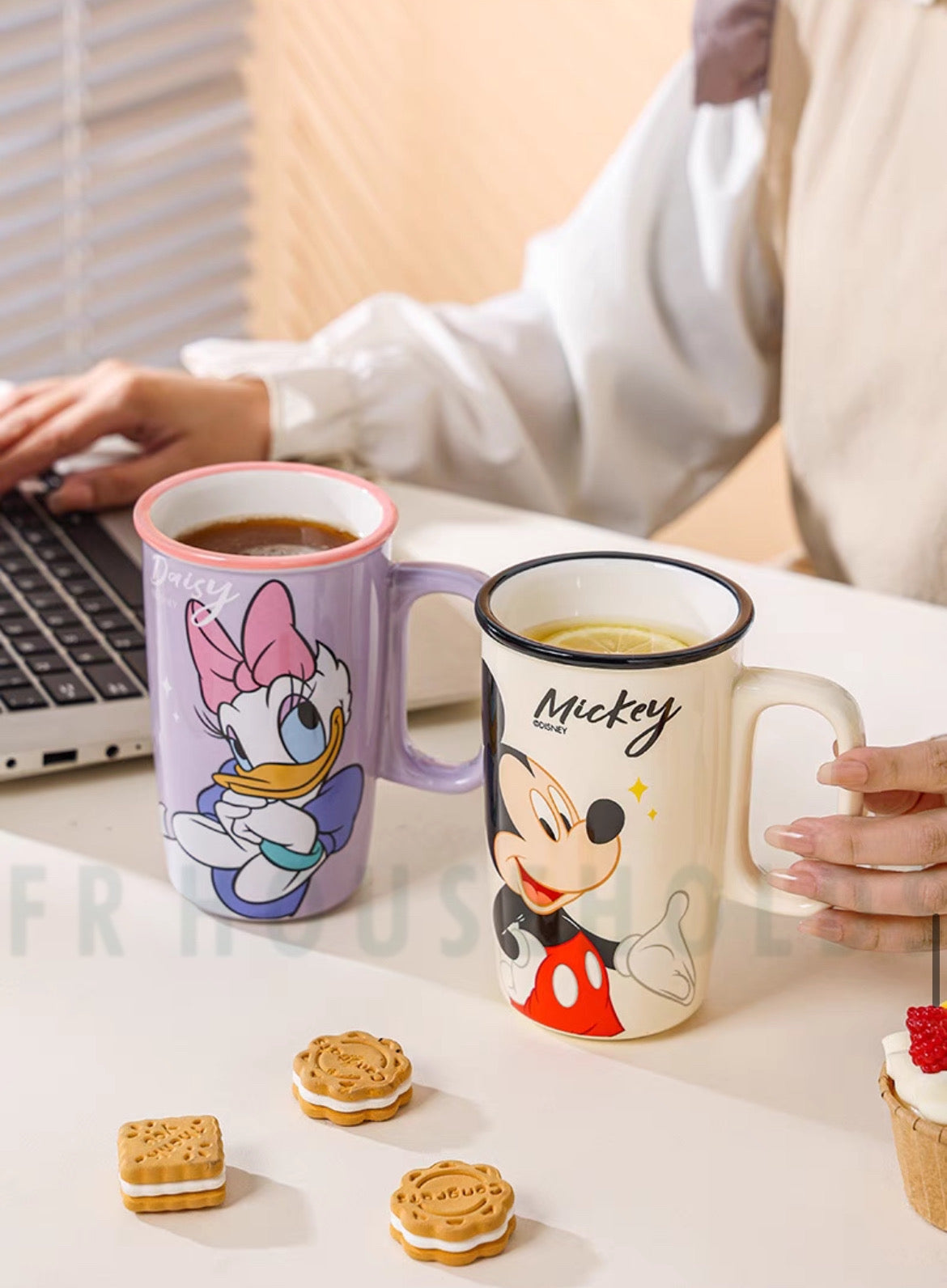 Walt Disney Minnie Mouse Porcelain Mug With Original Disney Gift Box